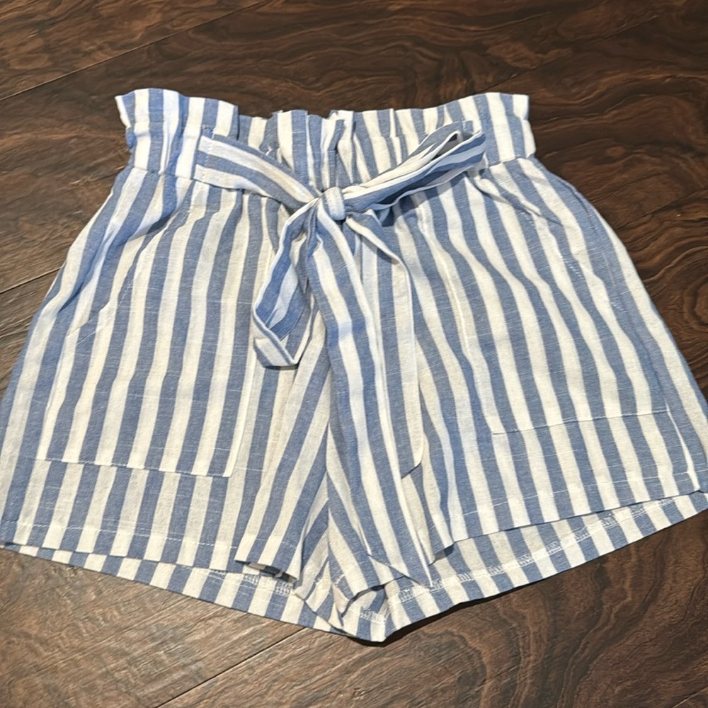 High waisted blue striped shorts